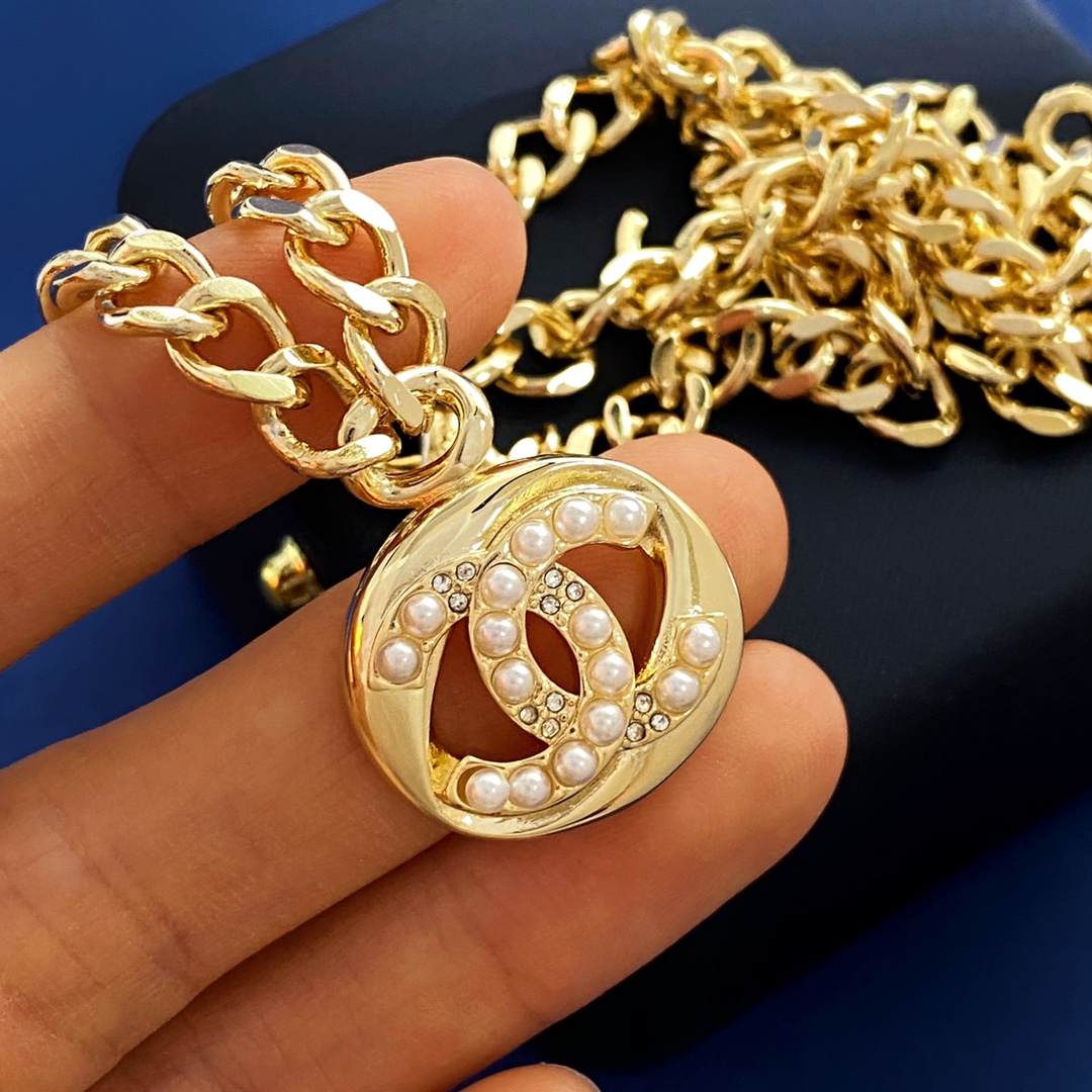 CCN449 CC Metal cc logo pendant necklace - ccjewelryacc