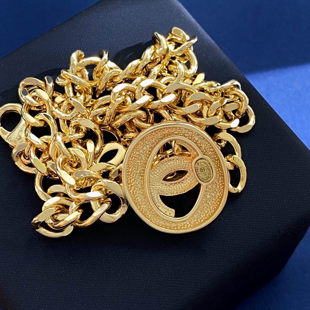 CCN449 CC Metal cc logo pendant necklace - ccjewelryacc