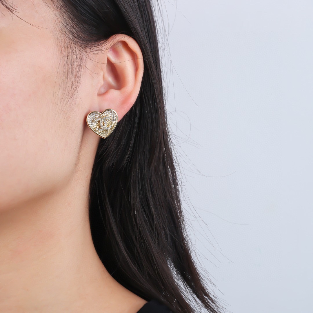 CCE626 23p Full gradient crystal CC heart earring - ccjewelryacc