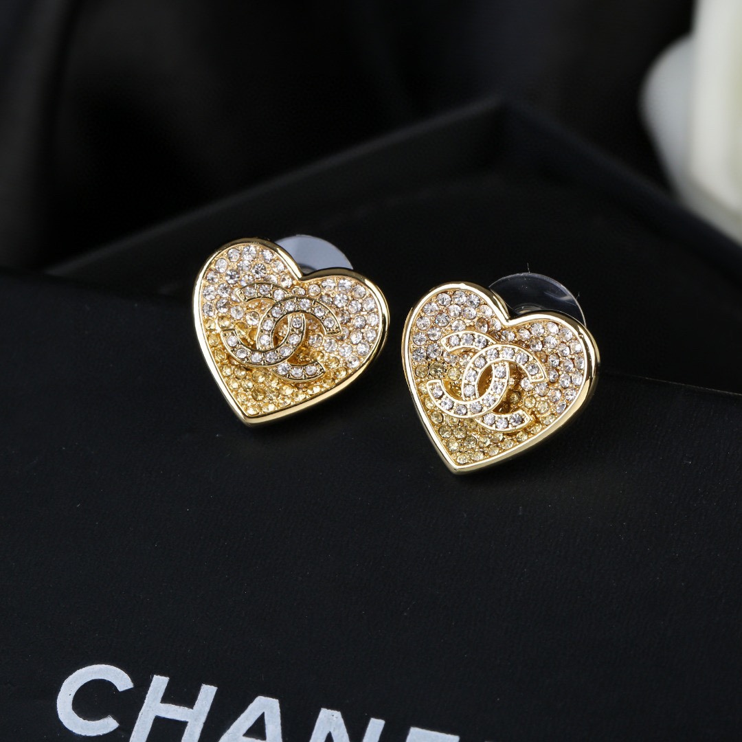 CCE626 23p Full gradient crystal CC heart earring - ccjewelryacc