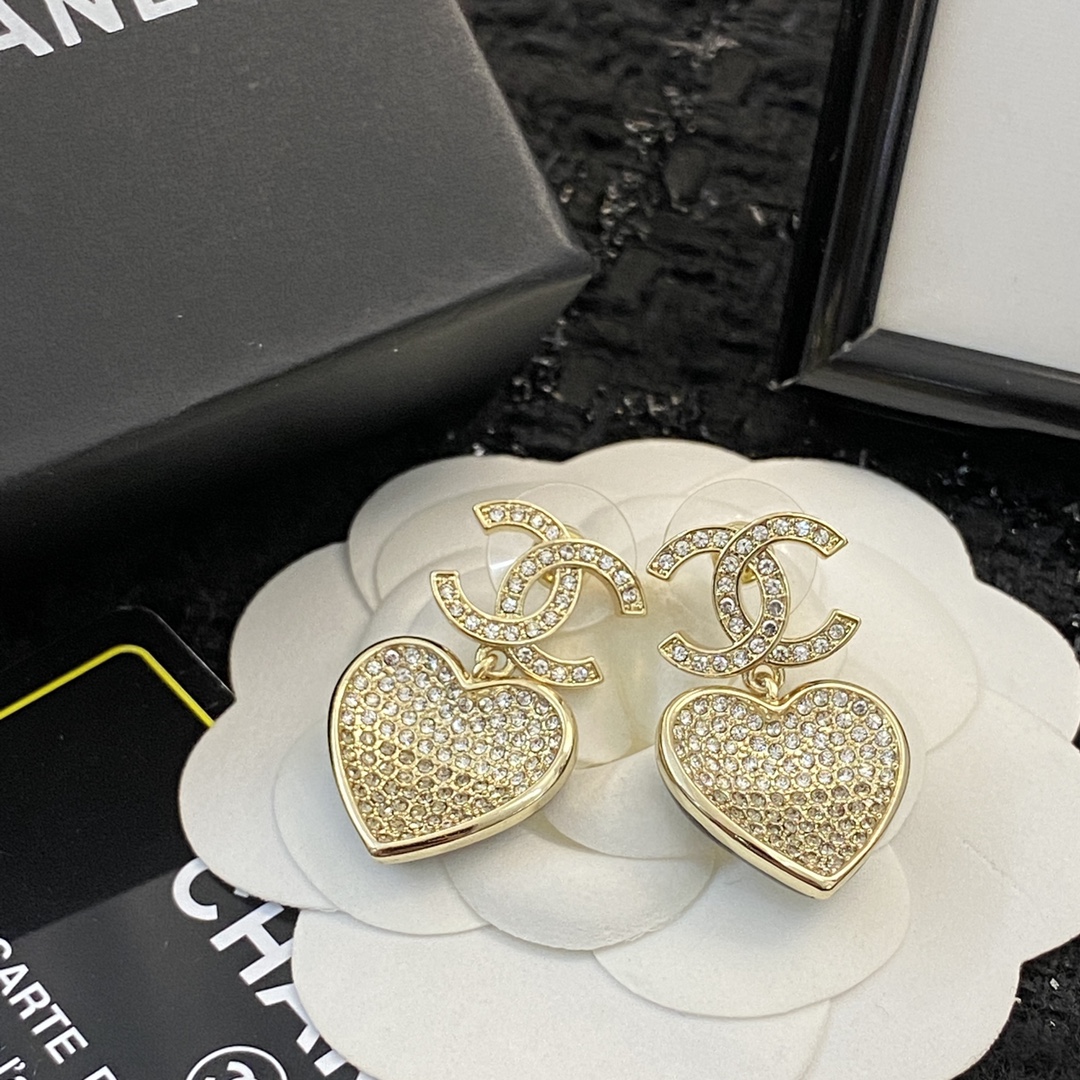 CCE626 23p Full gradient crystal CC heart earring - ccjewelryacc