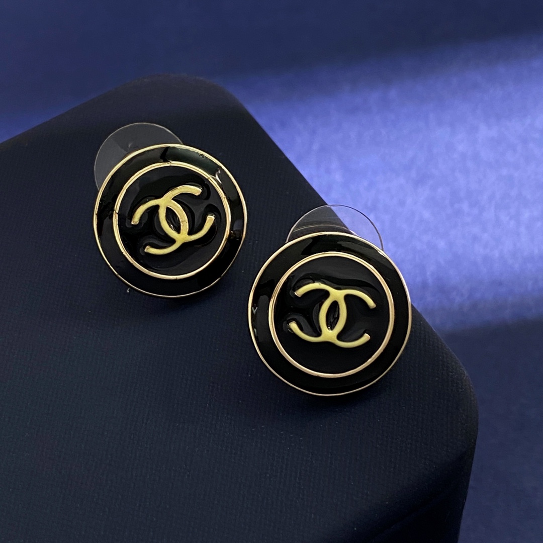 CCE791 Metal Black dripping oil CC logo button stud earrings - ccjewelryacc
