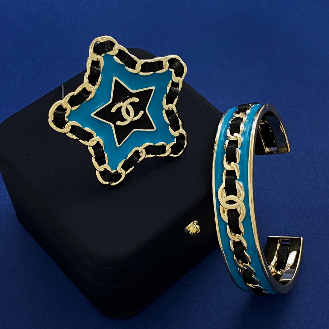 BCB401 Metal leater Blue star with cc logo brooch pin - ccjewelryacc