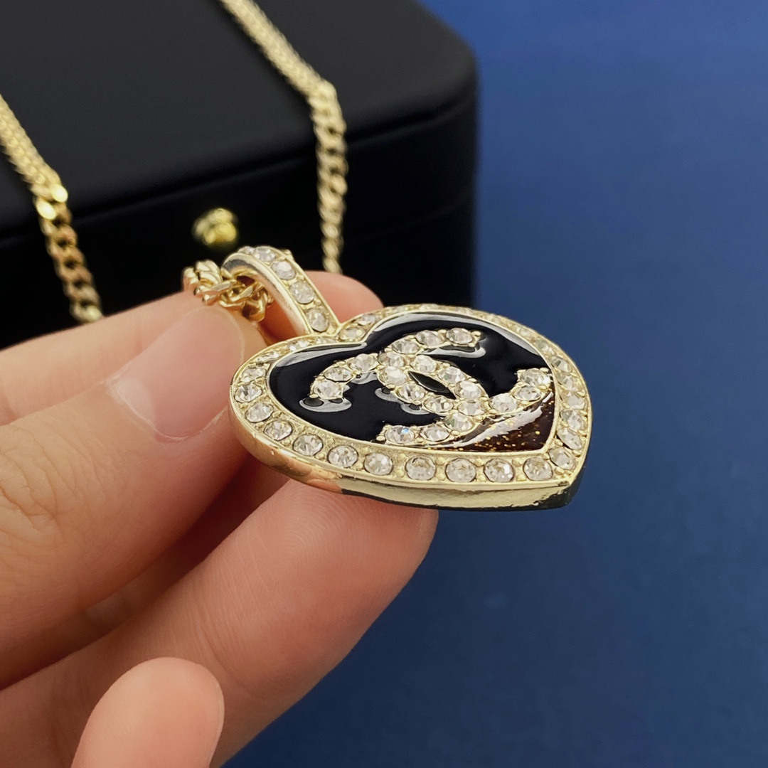 CCN077 CC Heart pendant Necklace - ccjewelryacc