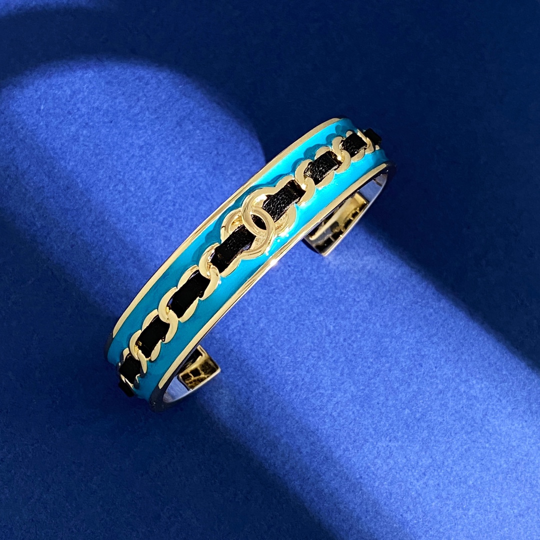 BCB401 Metal leater Blue star with cc logo brooch pin - ccjewelryacc