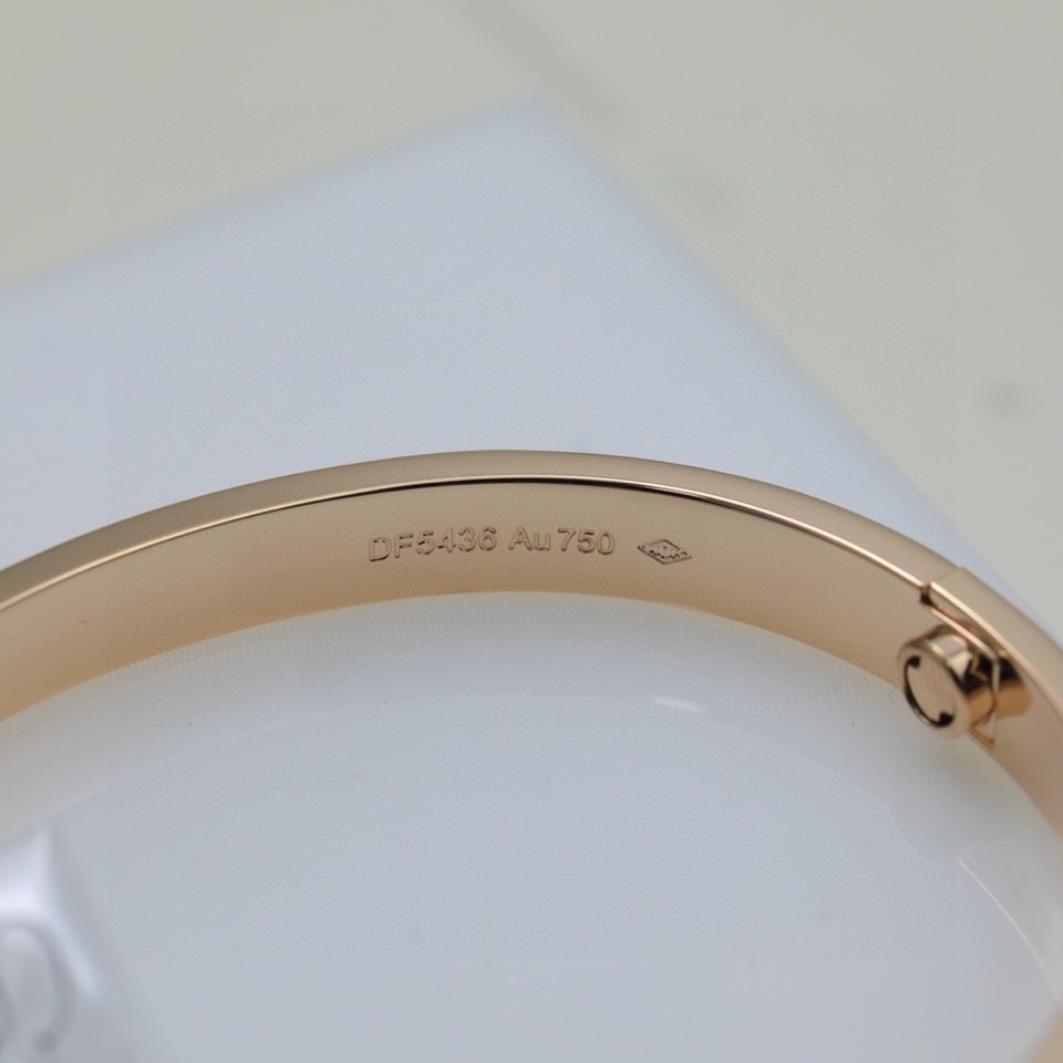 CTSV004  18k Gold LOVE bracelet, classic model 6.1MM - ccjewelryacc