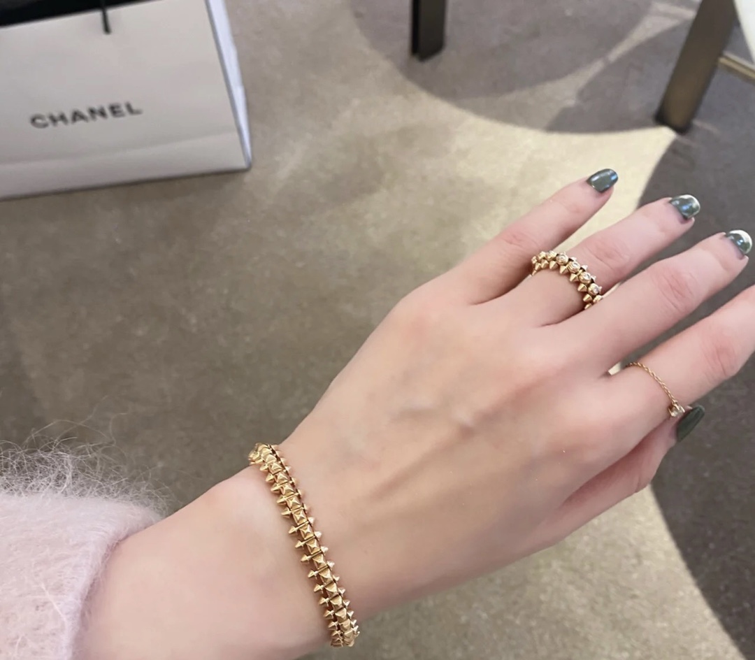 CTRV001 18k Gold Clash de Cartier ring, medium model, paved - ccjewelryacc