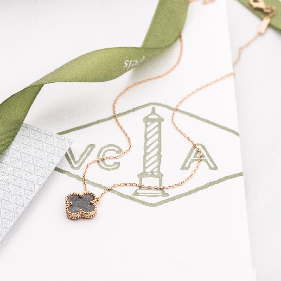 VCN020 Silver obsidian Gemstone Vintage Alhambra necklace - ccjewelryacc