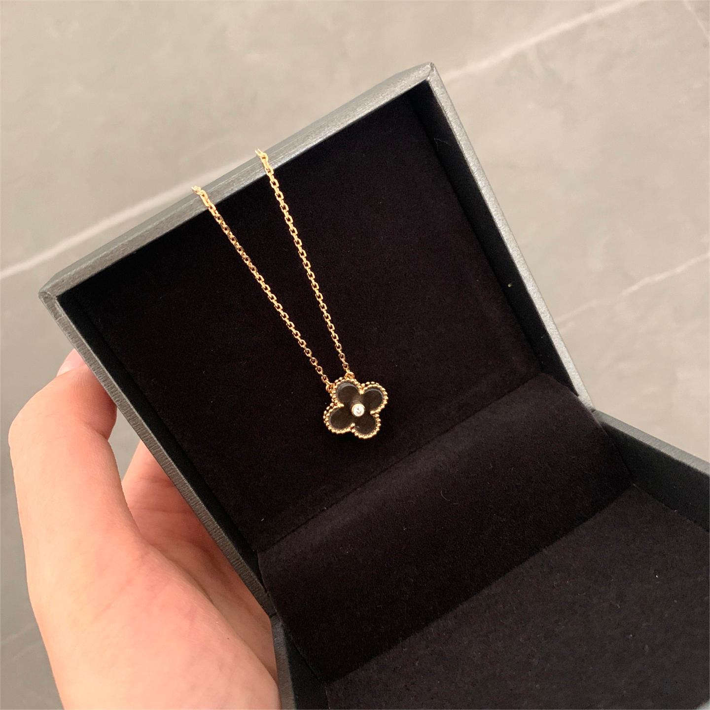 VCN020 Silver obsidian Gemstone Vintage Alhambra necklace - ccjewelryacc