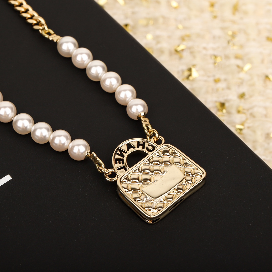 CCN351 CC 24S Pink / White Bag Pendant Necklace - ccjewelryacc