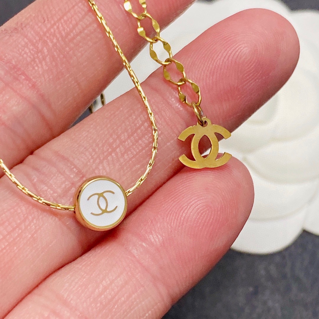 CCN485 Mini Black and white two-color Round CC Logo necklace - ccjewelryacc