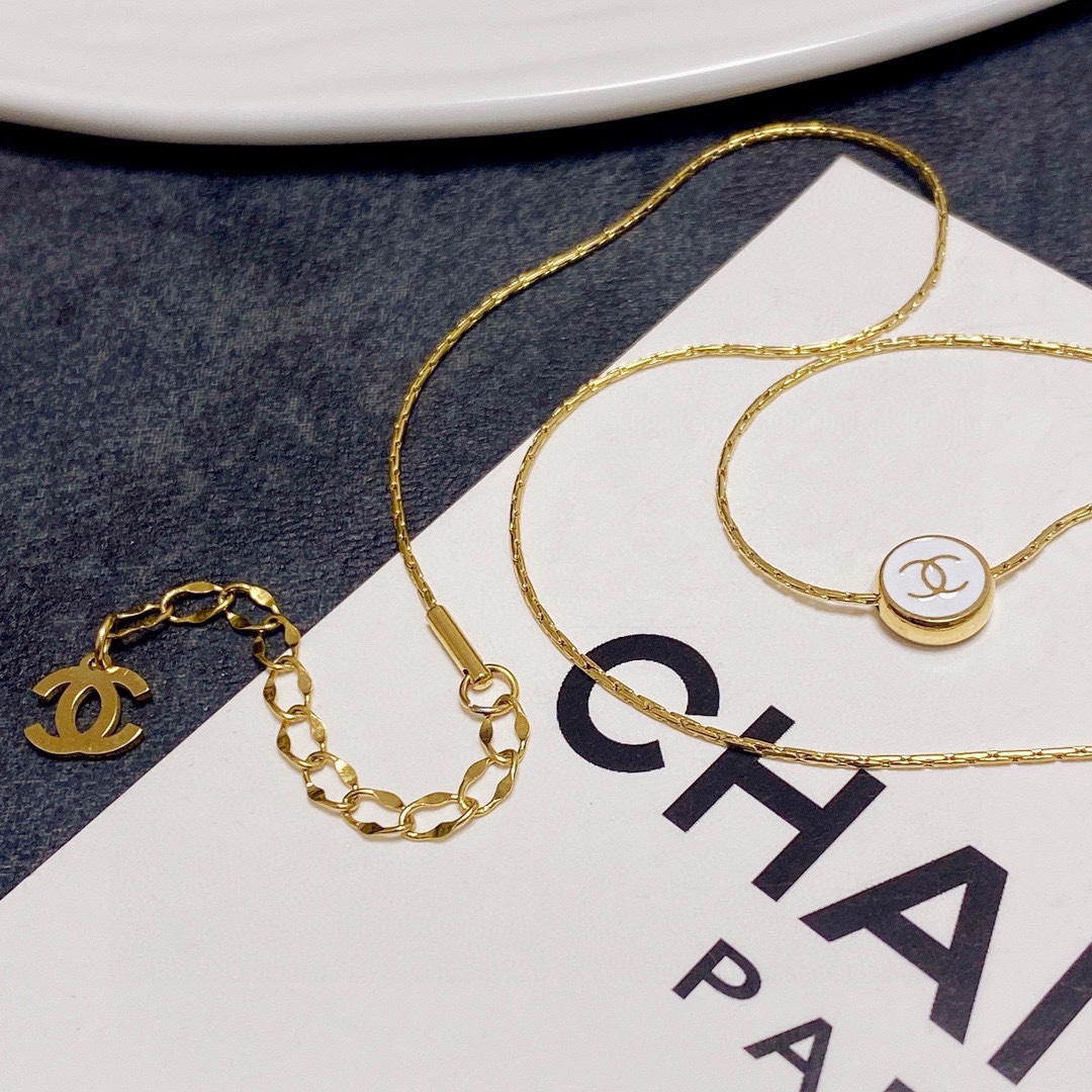 CCN485 Mini Black and white two-color Round CC Logo necklace - ccjewelryacc