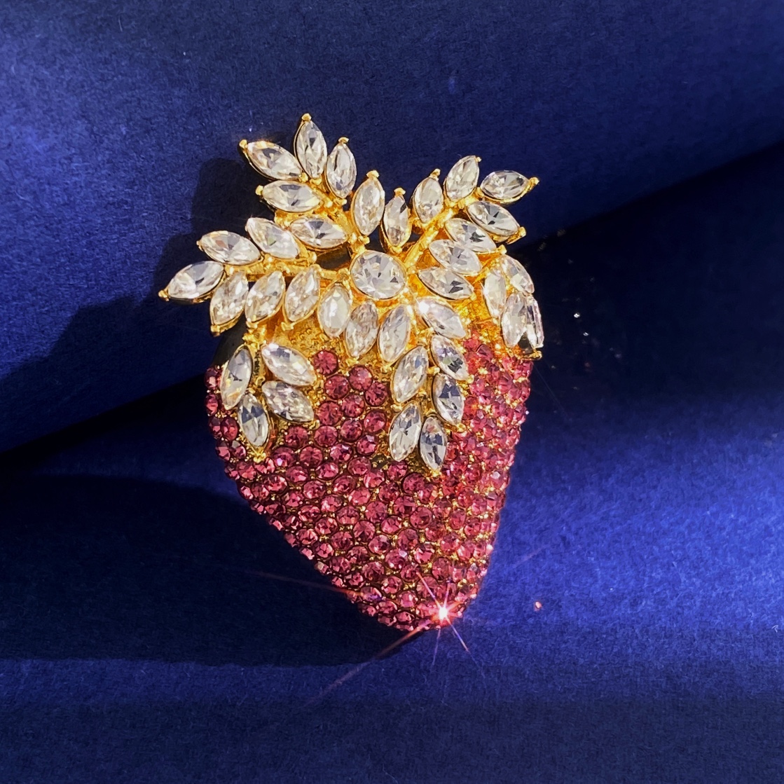 OJB0001 Full crystal diamond Pink strawberry brooch pin - ccfashionjewelry