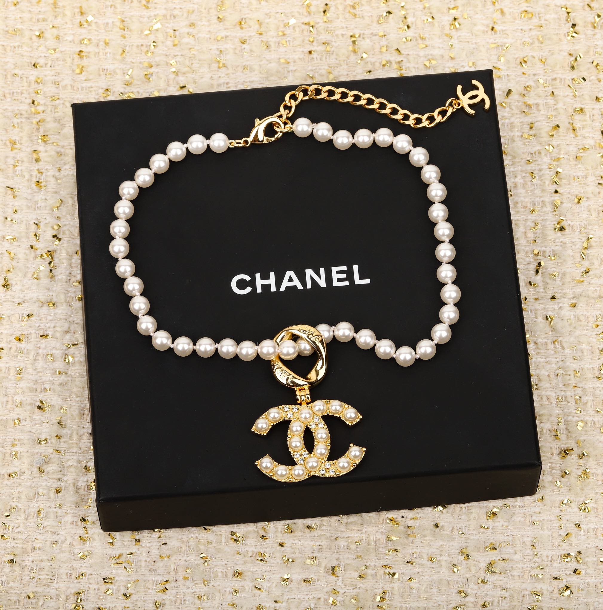 CCN493 Vintage 24A Swarovski pearls CC Logo choker necklace - ccfashionjewelry