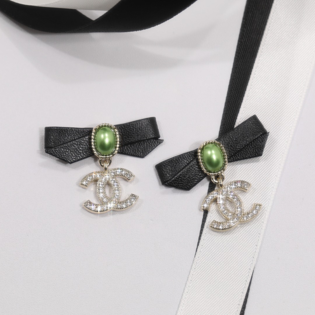 CCN494  Leater bowknot oval color glass bead with crystal cc logo pendant necklace - ccjewelryacc