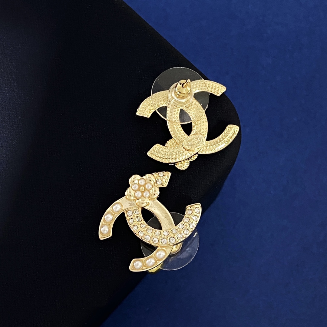 CCE484 CC Camellia flower Stud earrings with pearl and crystal - ccjewelryacc