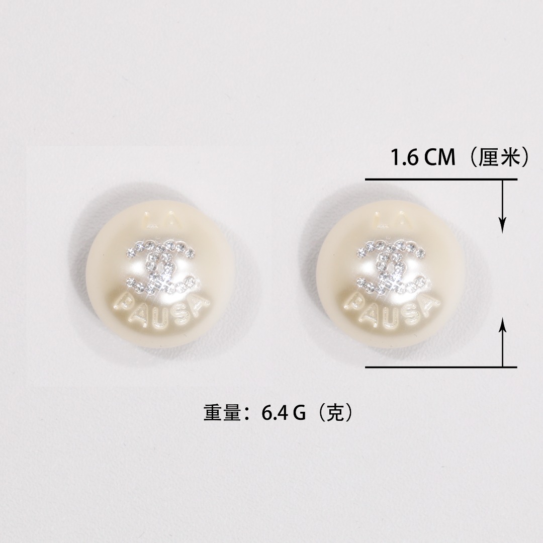 CCE810 Round Pearl with crystal CC Logo stud earrings - ccjewelryacc