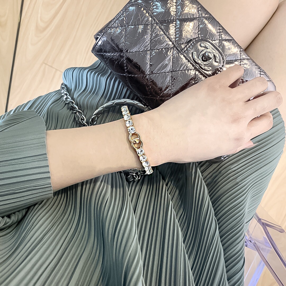 CCS049 CC logo bangle Bracelet with diamond - ccjewelryacc