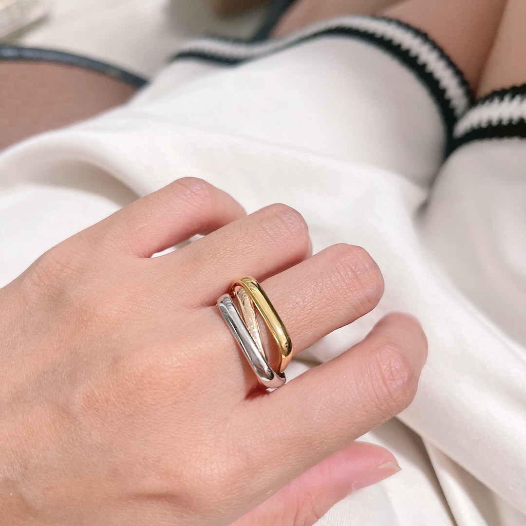 CTRV003 18k gold Trinity ring, cushion-shaped, classic model - ccjewelryacc