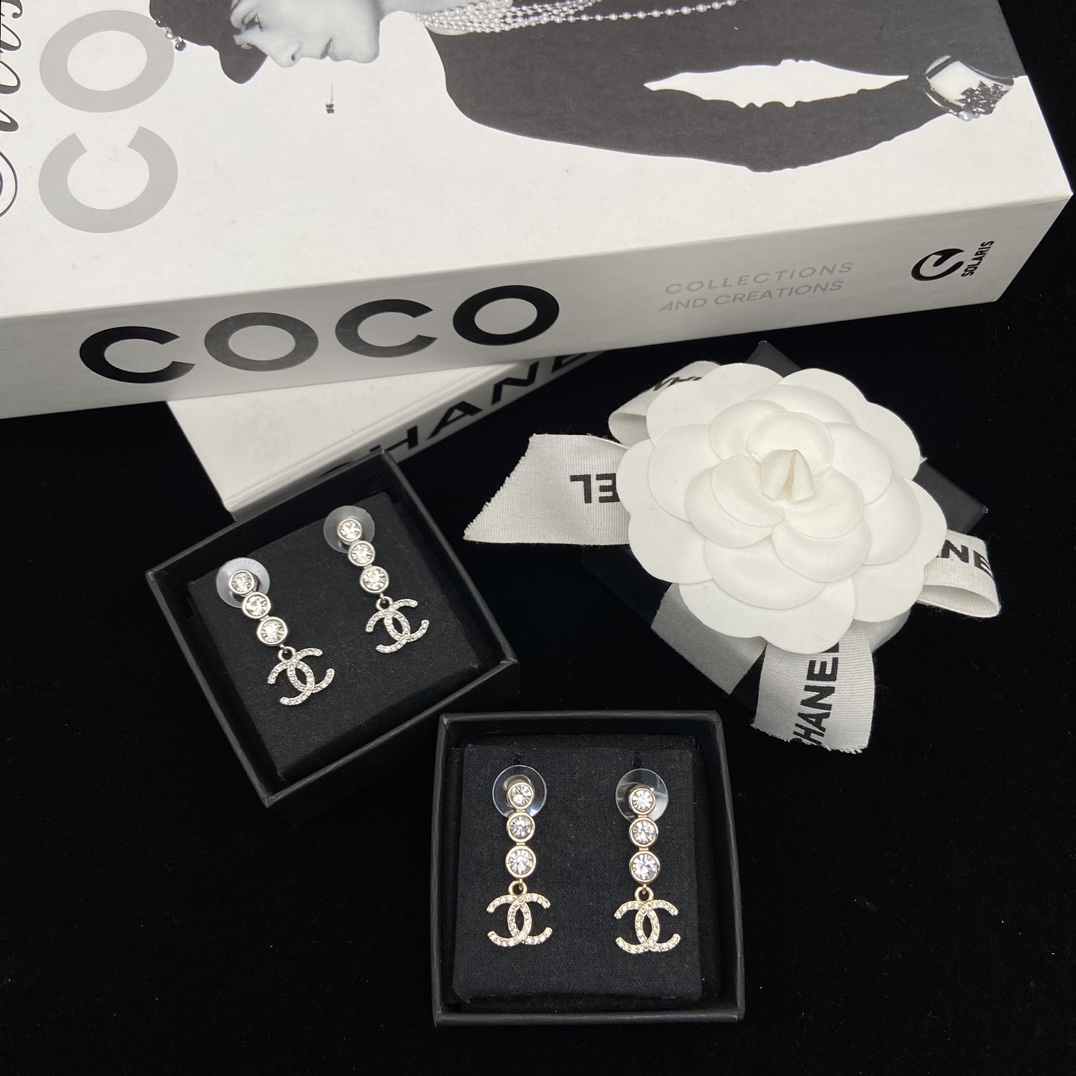 CCE812 Crystal diamond CC logo drop earring - ccjewelryacc