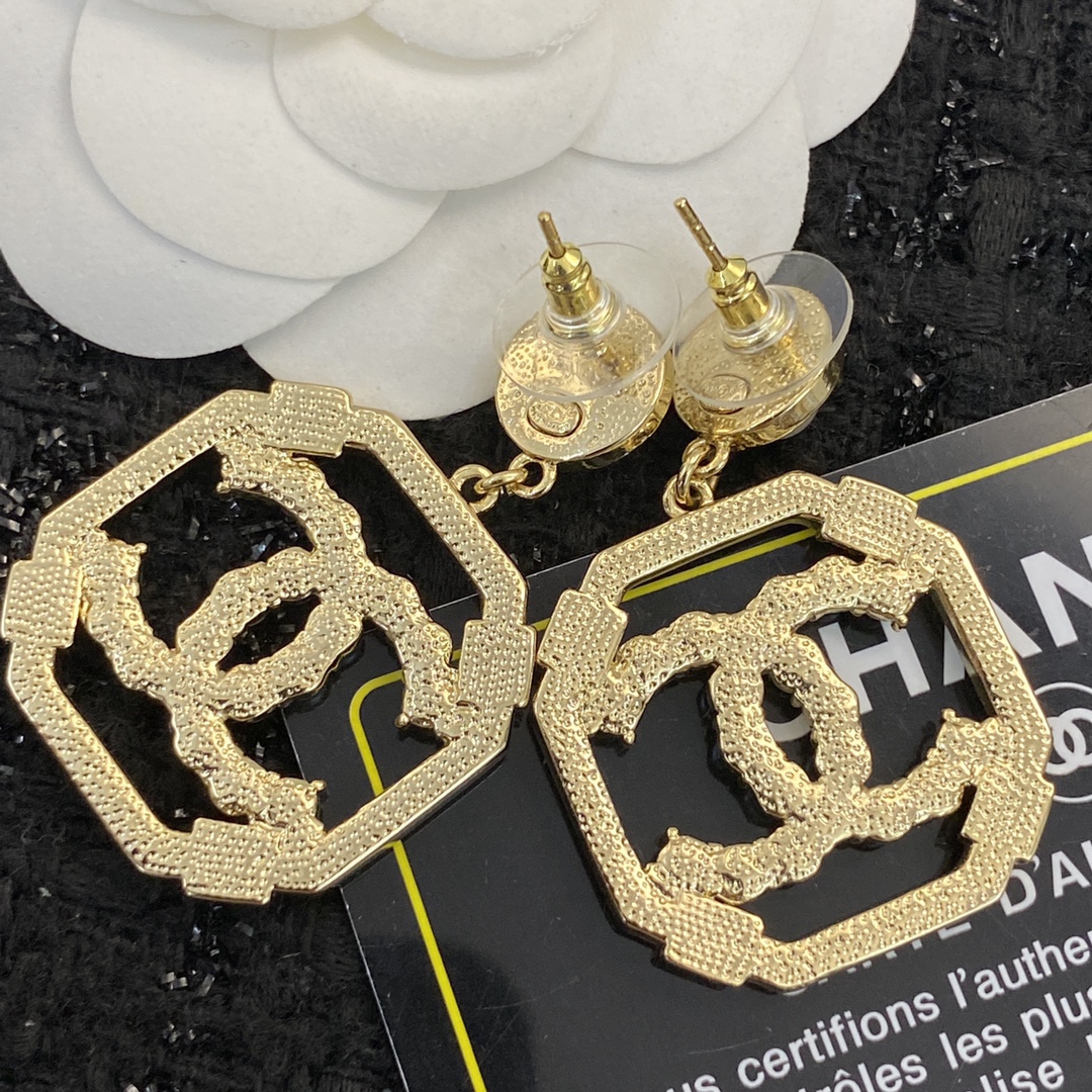 CCE814 Crystal diamond pearl CC logo drop earring - ccjewelryacc