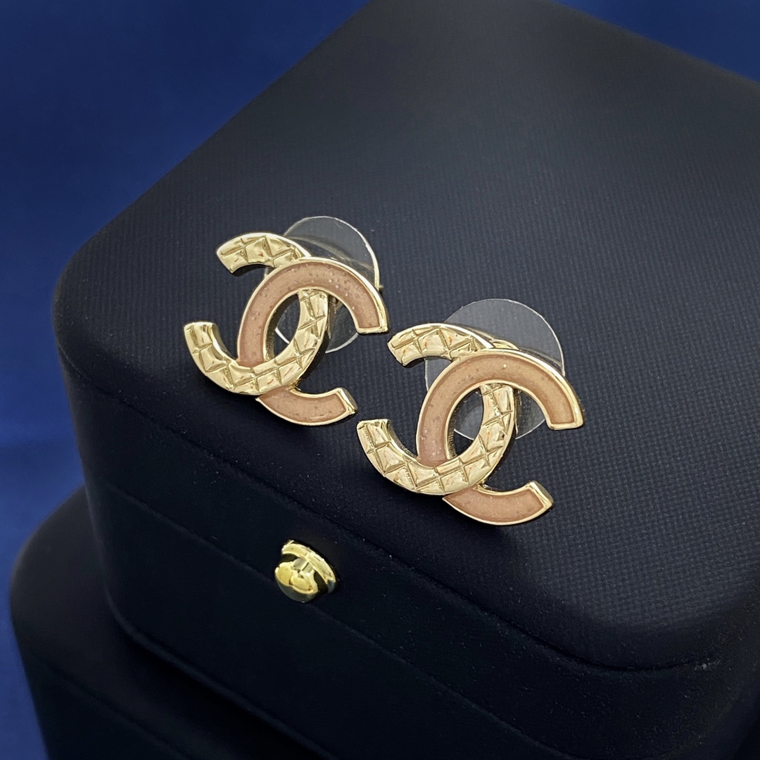 CCE719 Diamond cross pattern and pink enamel CC Logo stud earrings - ccjewelryacc