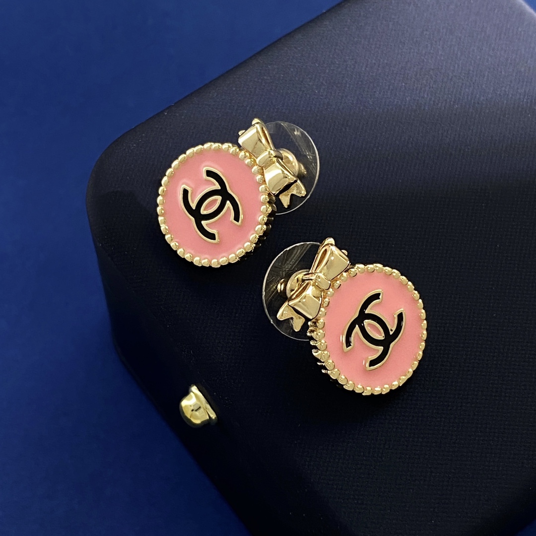 CCE818 Round Pink CC Logo with Bow stud earring - ccjewelryacc