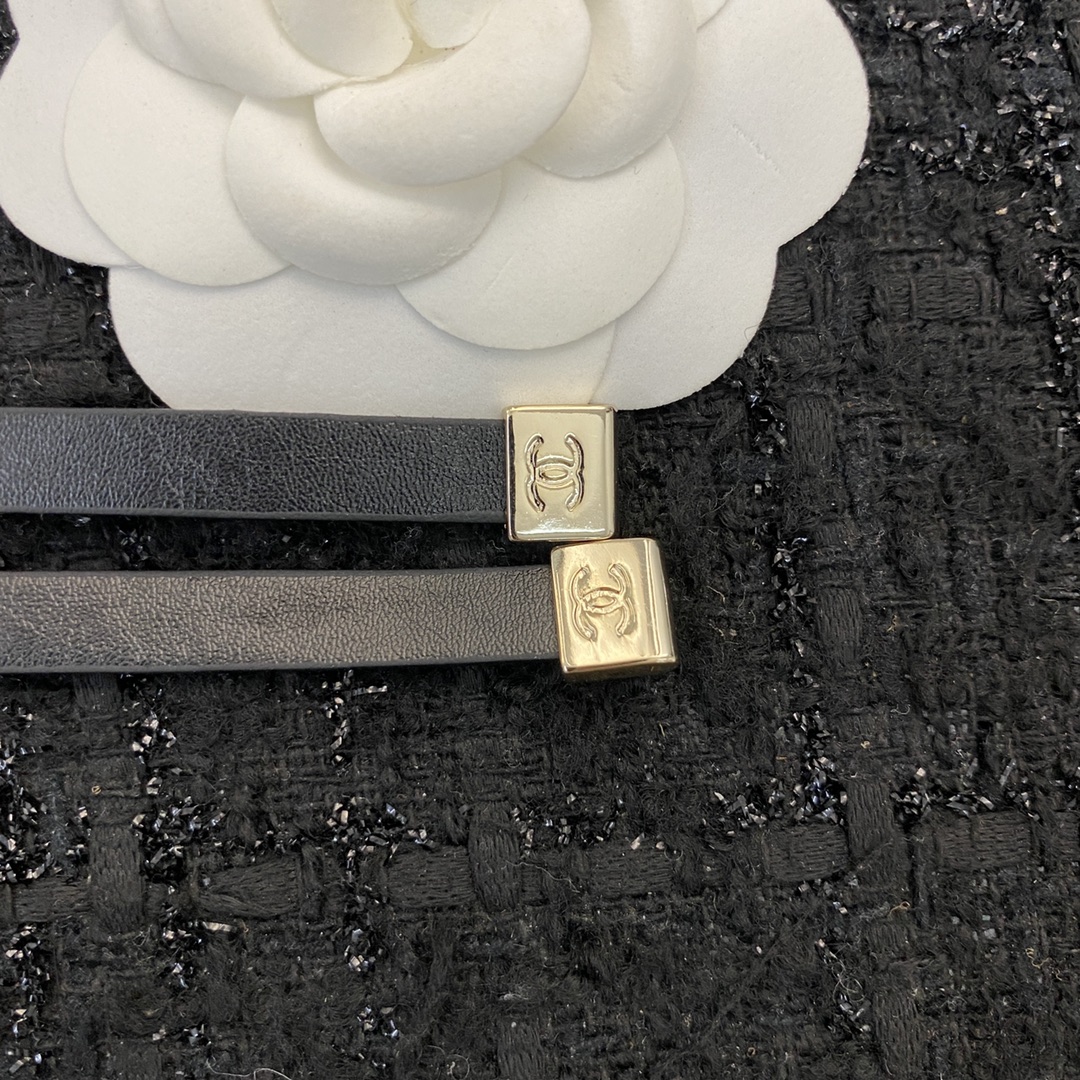 CCN497 22A Gold heart with Black leather necklace - ccjewelryacc