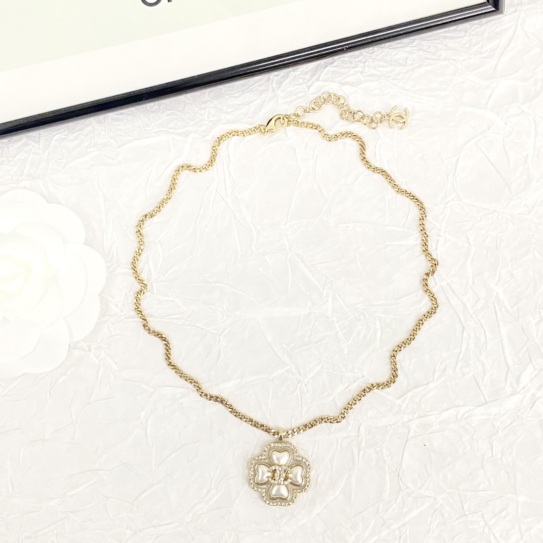 CCN496 Mother of pearl Four Leaf Clover pendant necklace - ccjewelryacc