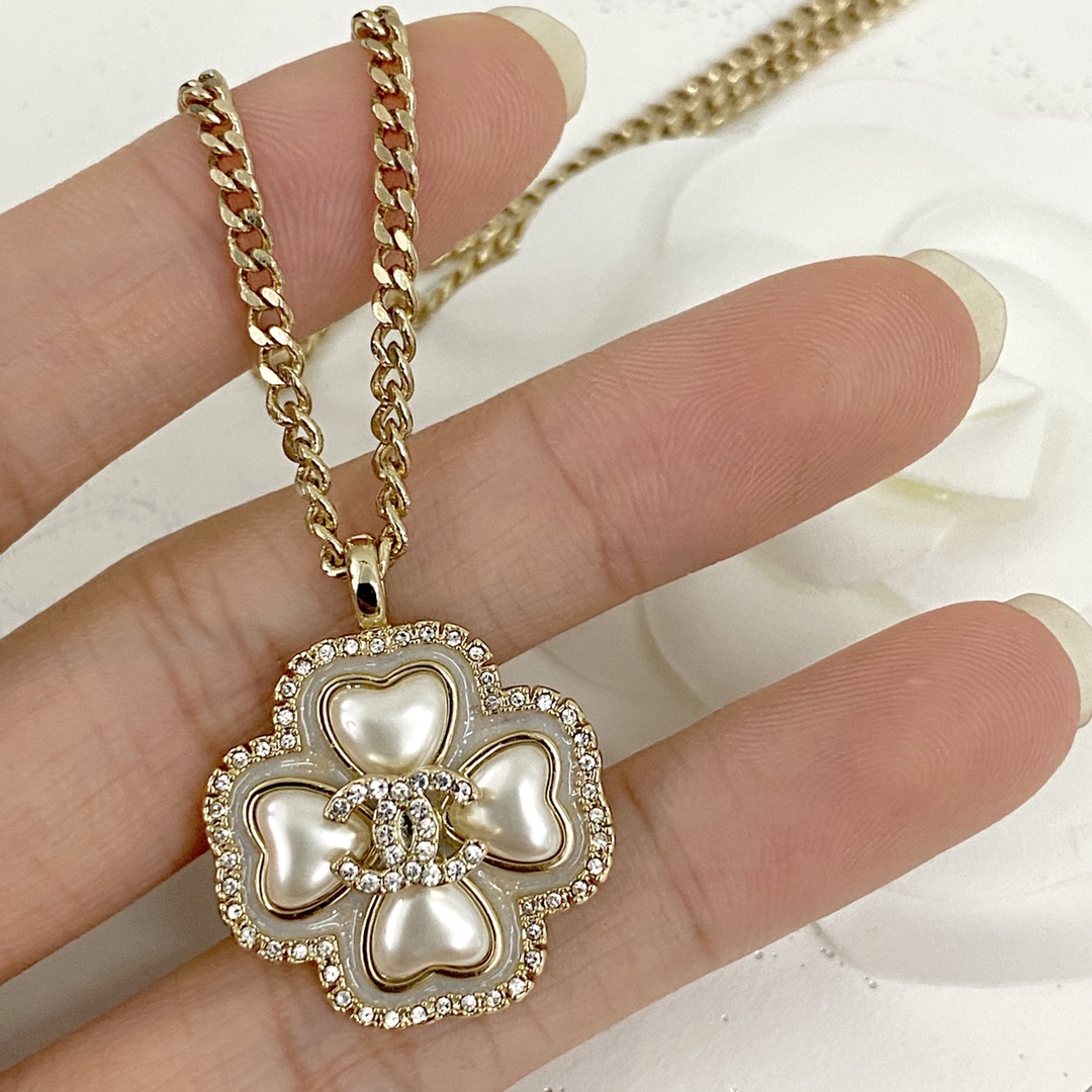 CCN496 Mother of pearl Four Leaf Clover pendant necklace - ccjewelryacc