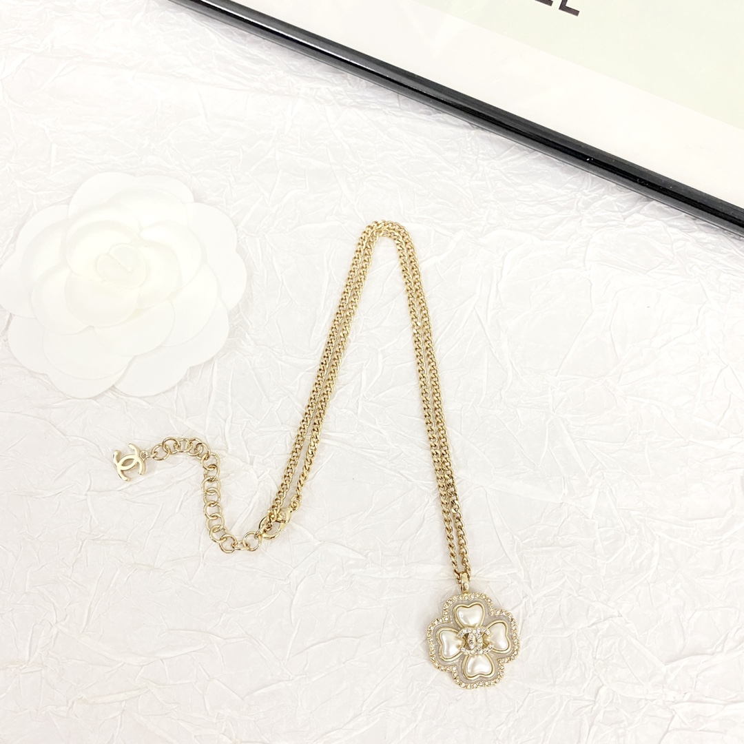 CCN496 Mother of pearl Four Leaf Clover pendant necklace - ccjewelryacc