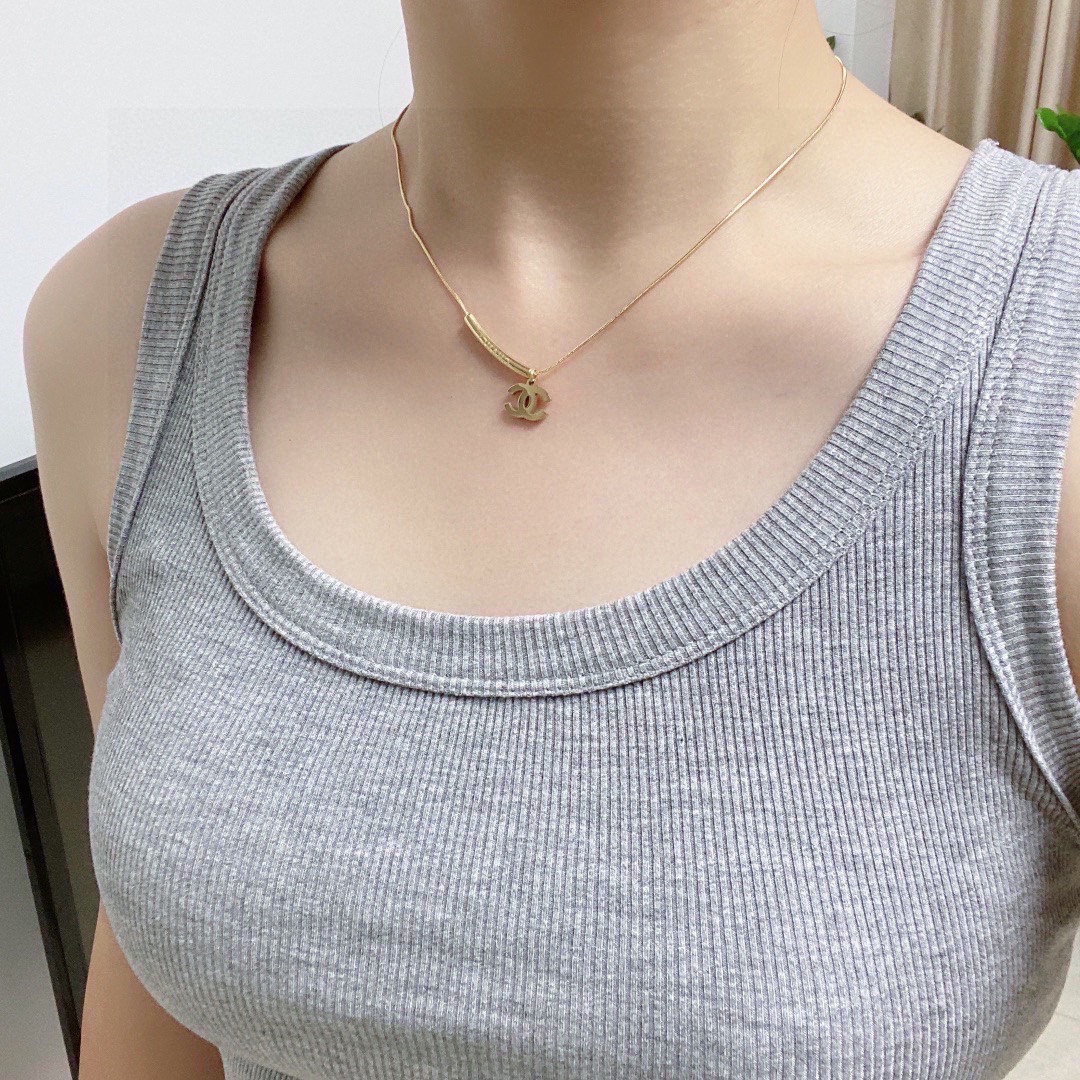 CCN498 CC Logo pendant necklace - ccjewelryacc