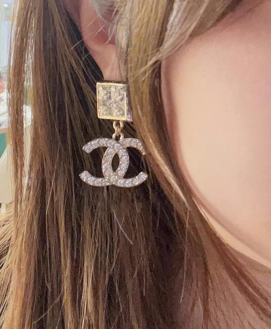 CCE827 Chanel square Swarovski crystal CC logo Drop earring - ccjewelryacc