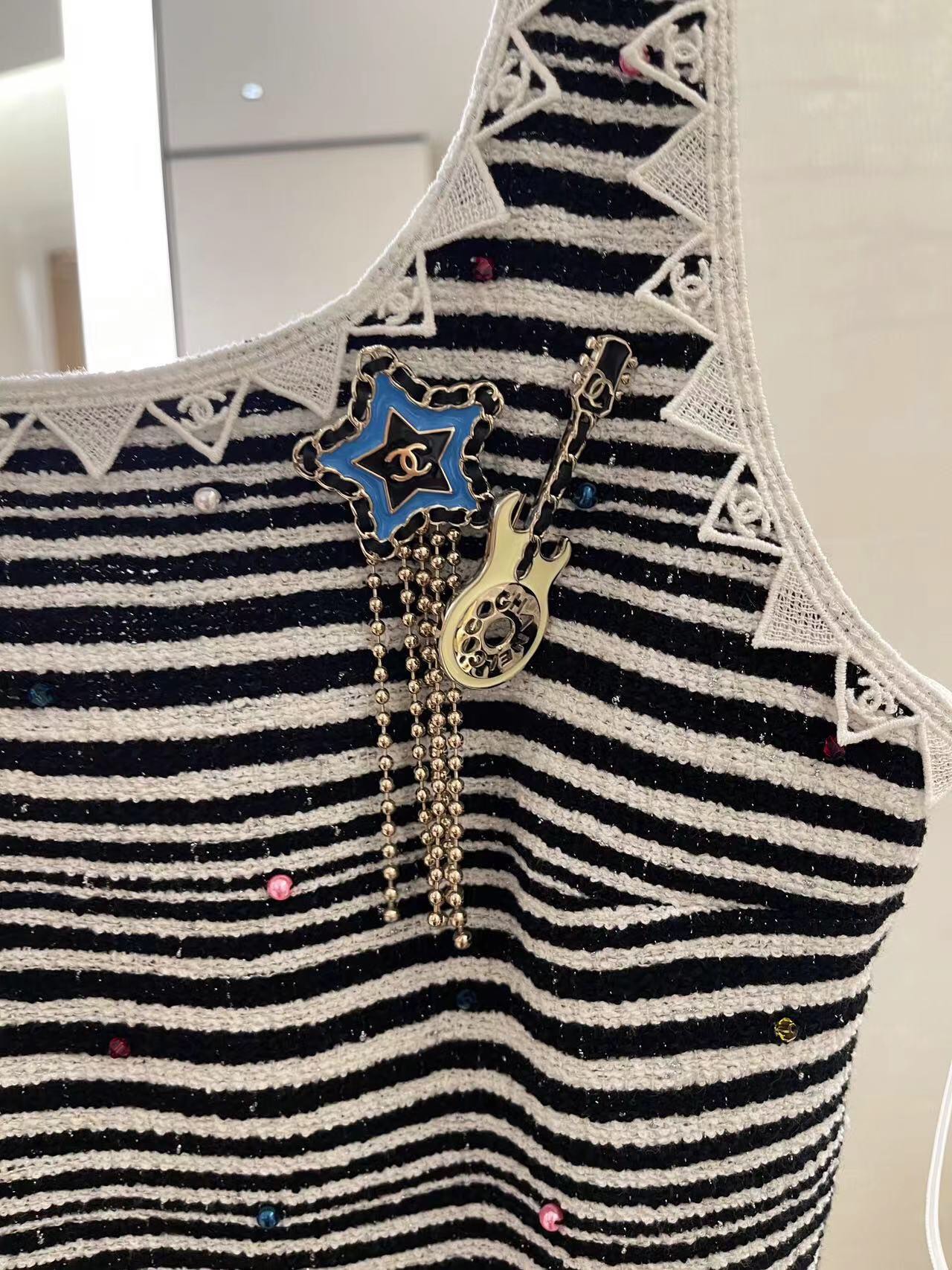 BCB423 Metal leather enamel Guitar brooch pin - ccjewelryacc