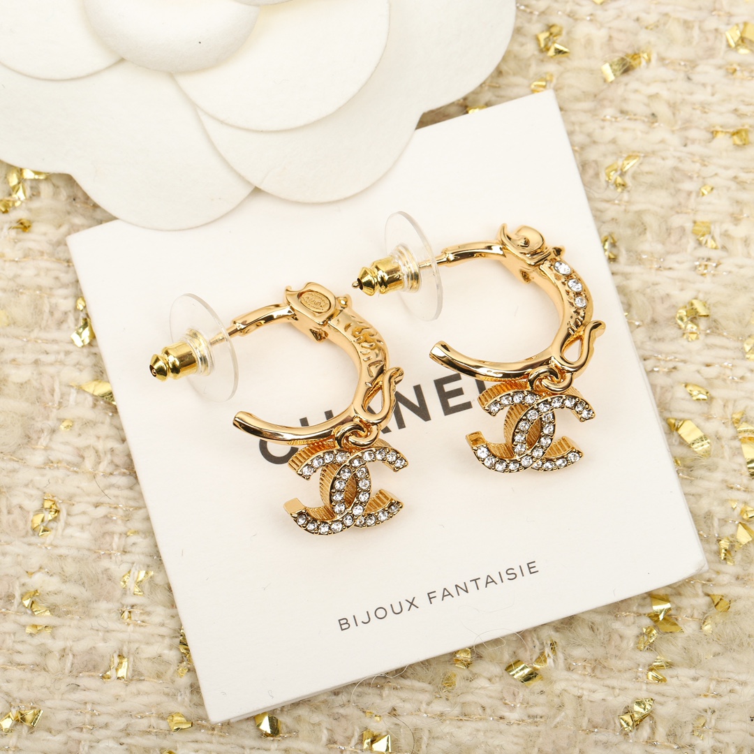 CCE833 Metal crystal cc hook earring - ccjewelryacc