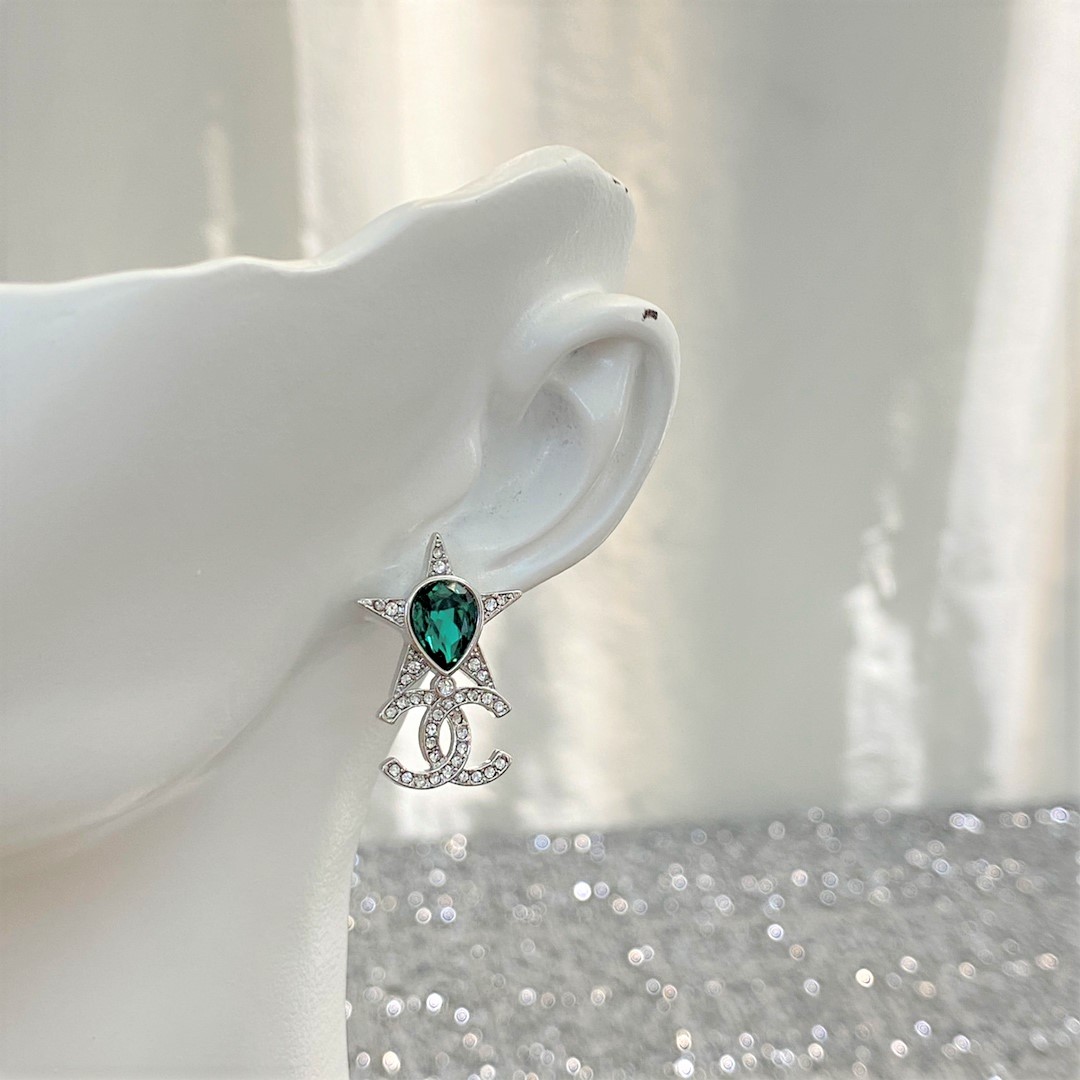 CCE830 Green gemstone star CC logo earrings - ccjewelryacc