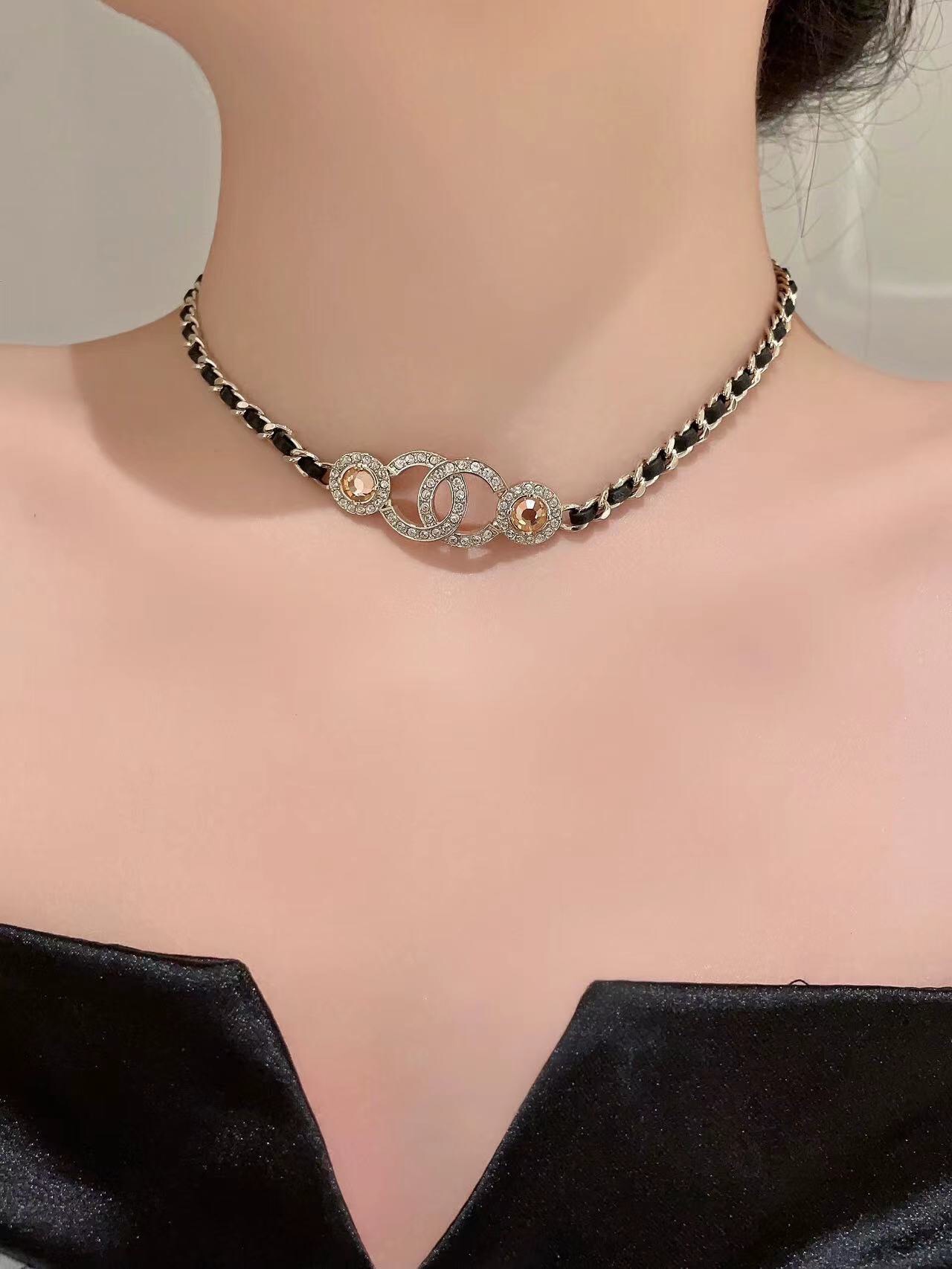 CCN517 Metal leather chain with crystal CC Logo choker necklace - ccjewelryacc