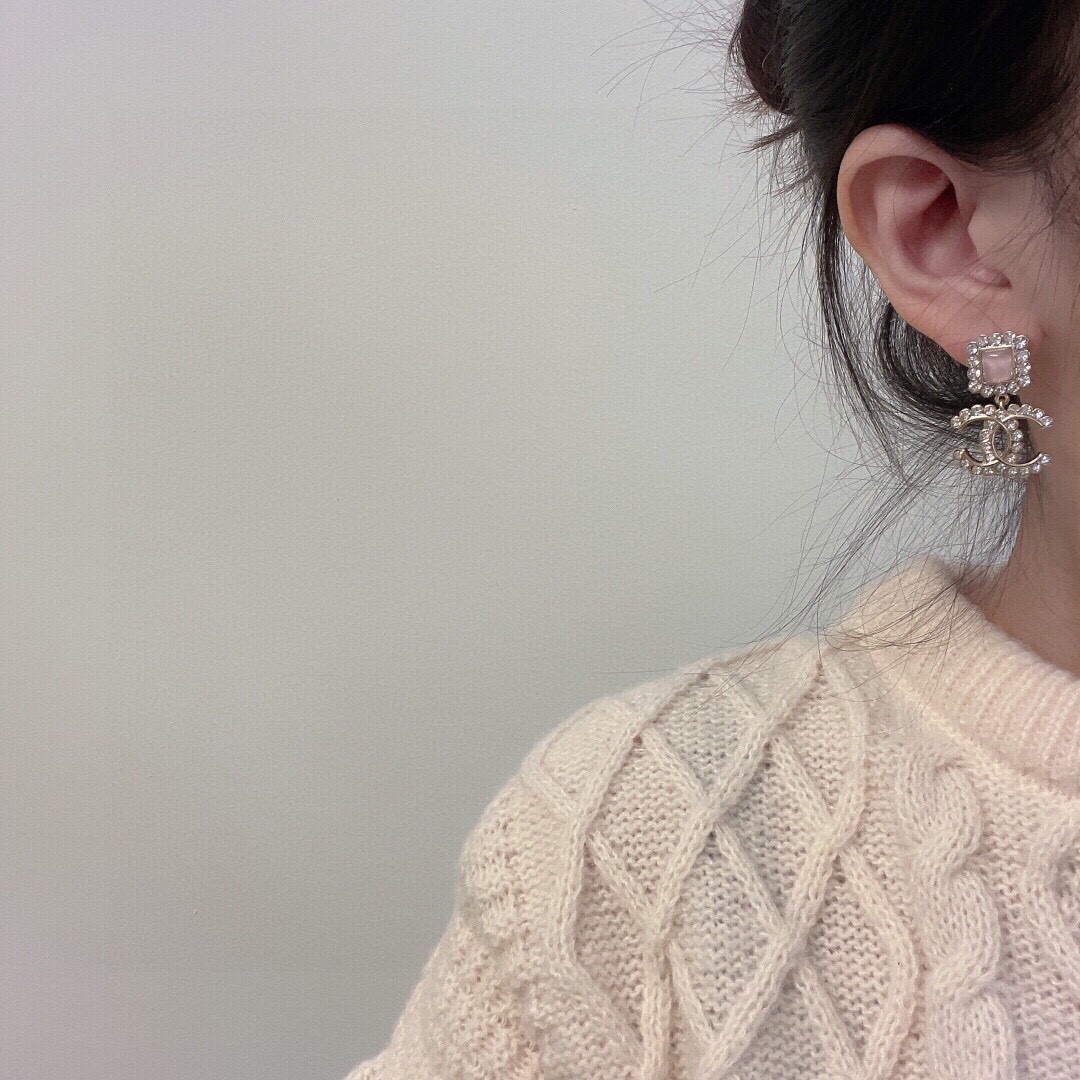 CCE077 Black/Pink/White crystal CC drop earring - ccjewelryacc