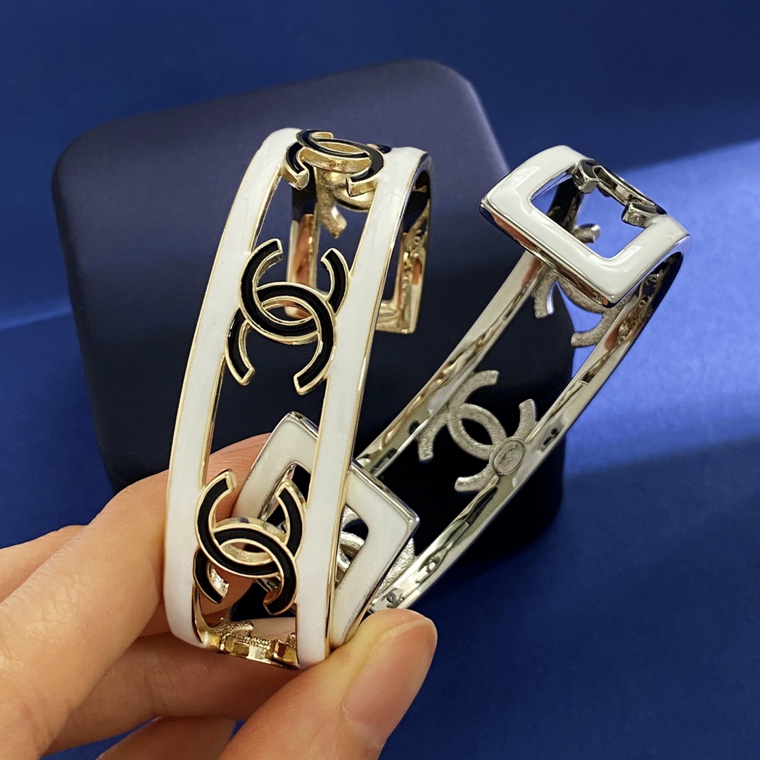 CCS044  C shape with 5 CC logo Bracelet cuff - ccjewelryacc