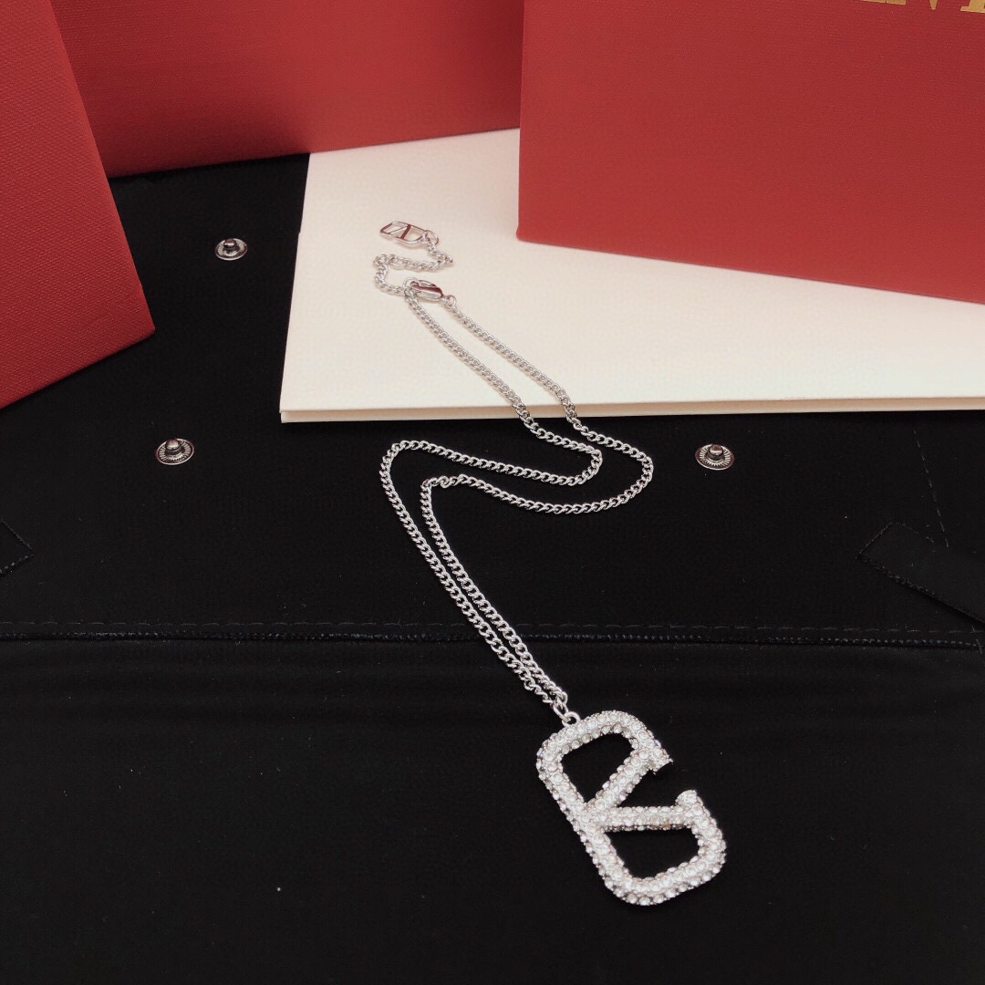 VTN008 Valentino Garavani VLogo Signature Pendant Necklace - ccjewelryacc