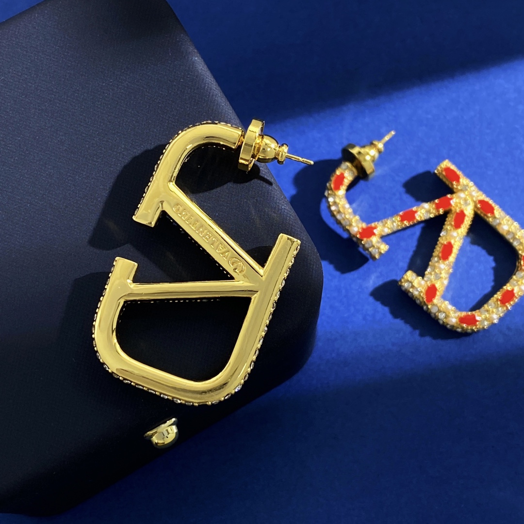 VTE037 V logo Earrings - ccjewelryacc