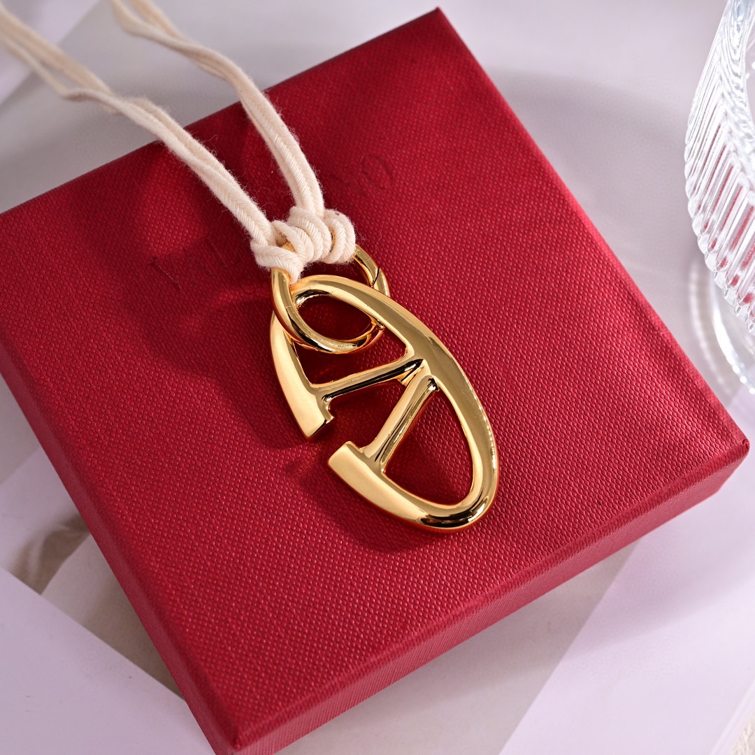VTN020 Rope chain V logo pendant Necklace - ccjewelryacc