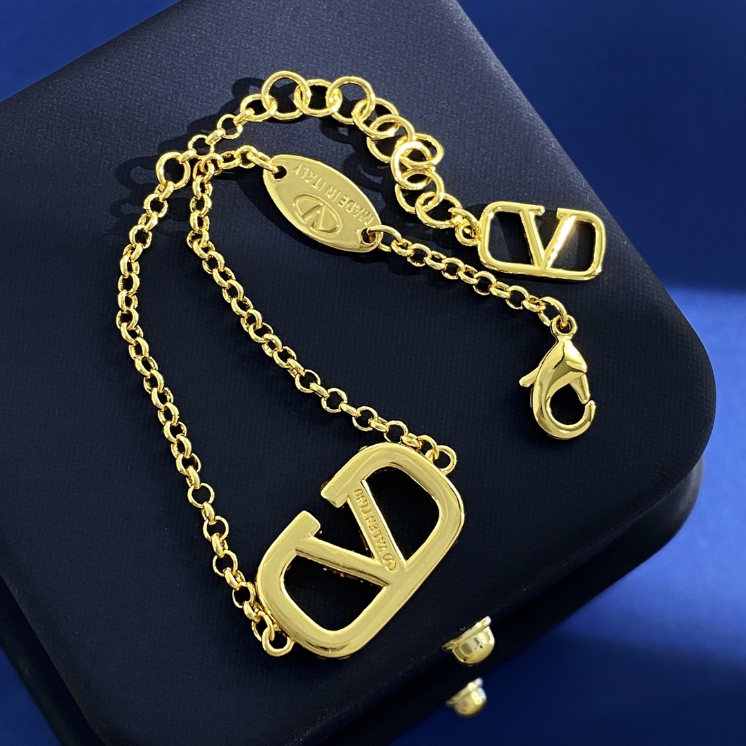 VTS023 Valentino Garavani Vlogo bracelet chain - ccjewelryacc