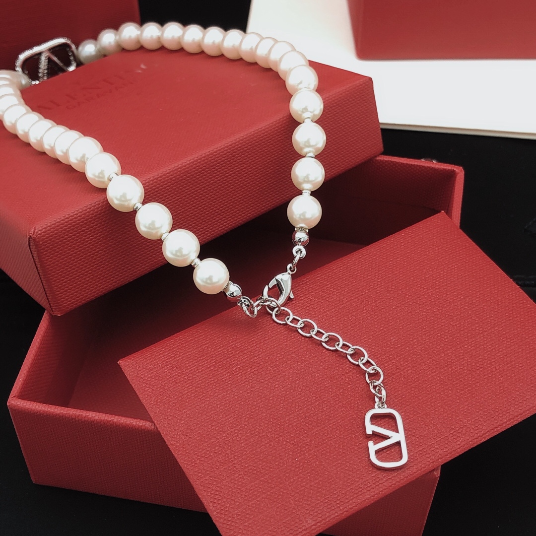 VTN038 Valentino Garavani VLogo Signature Pearl Choker Necklace - ccjewelryacc