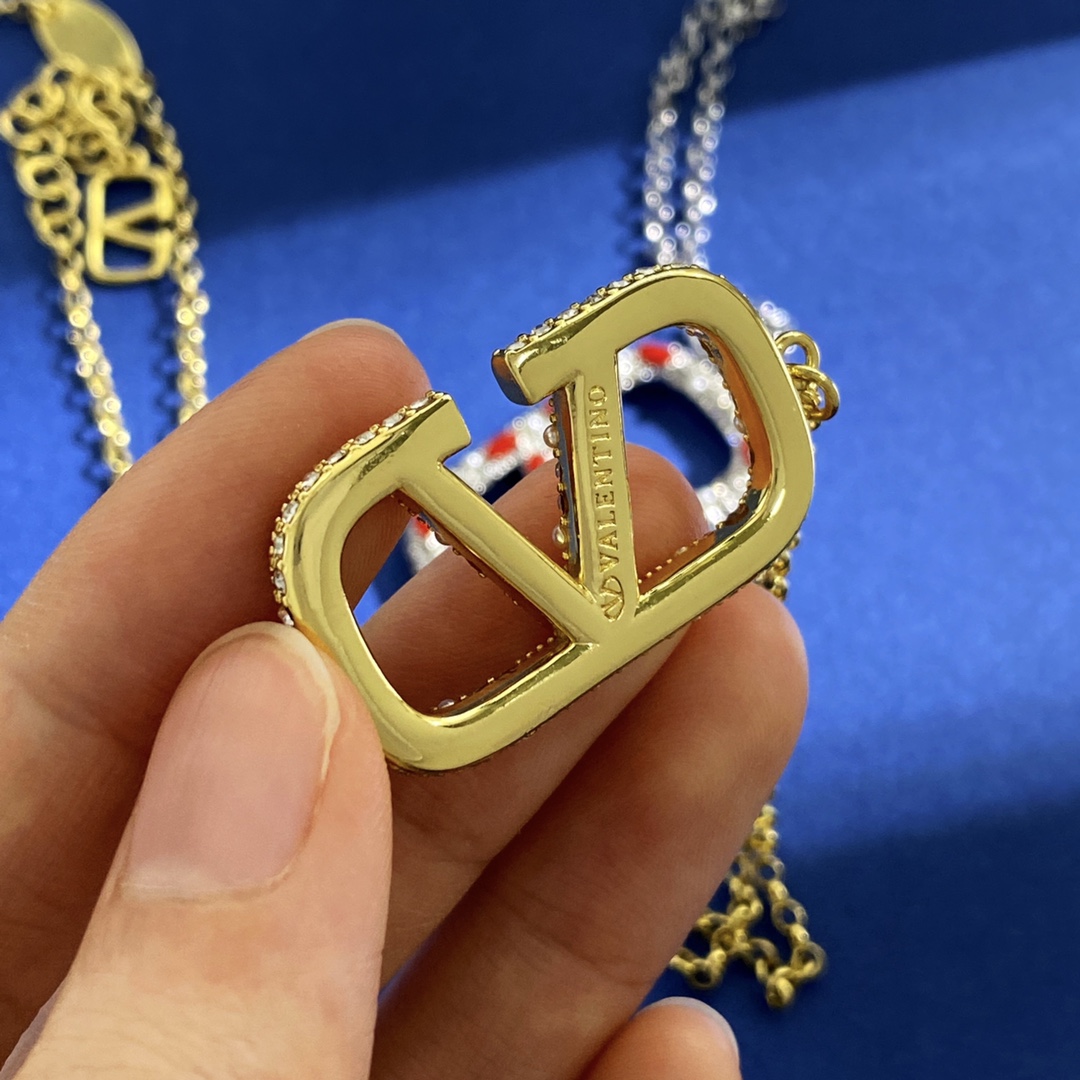 VTN039 Valentino Garavani VLogo Signature Pendant Necklace - ccjewelryacc