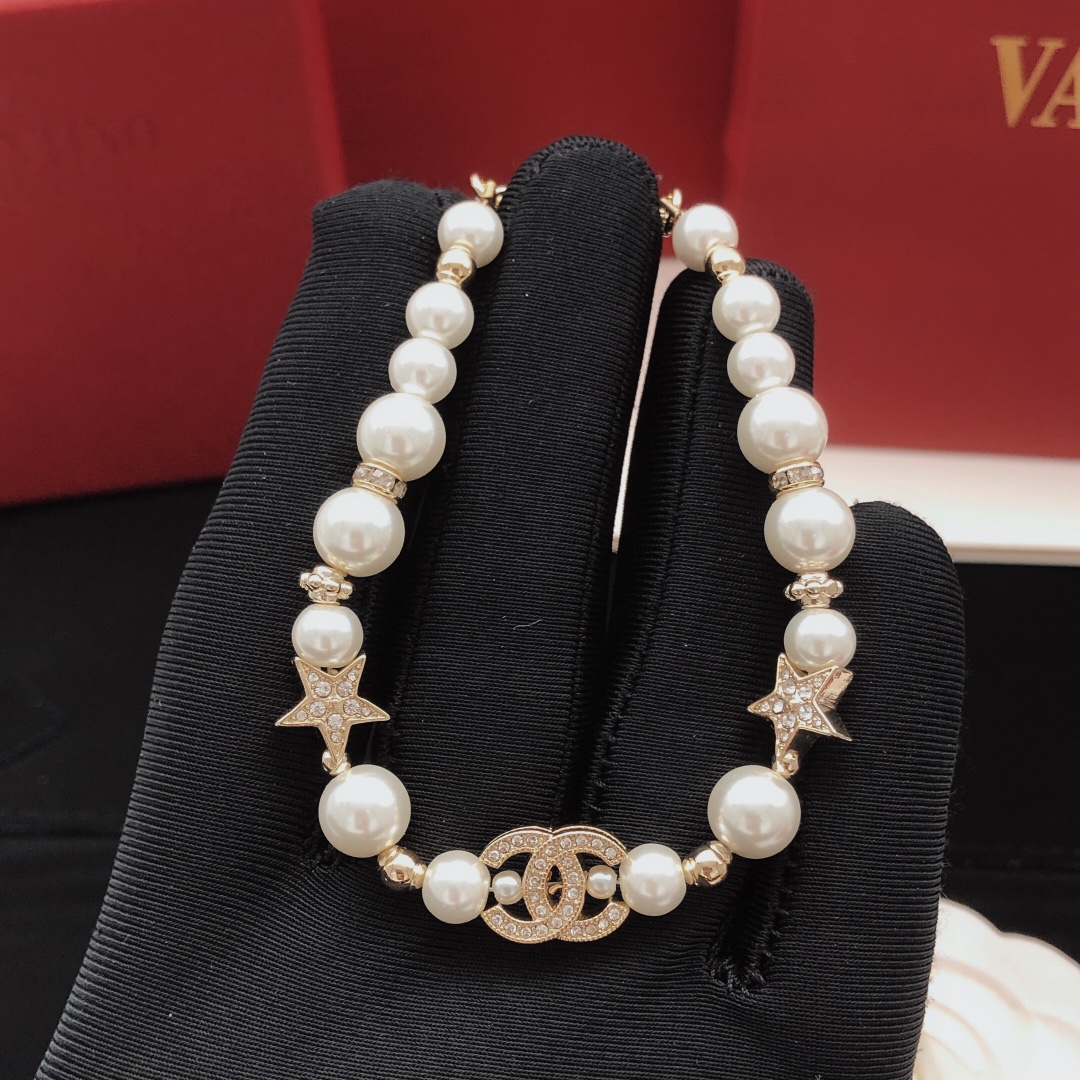 CCS051 Pearl chain star and crystal cc logo Bracelet - ccjewelryacc