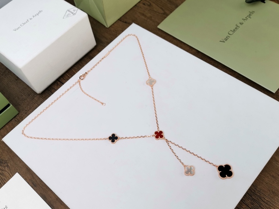 VCN028 Vca 5 motif necklace - ccjewelryacc