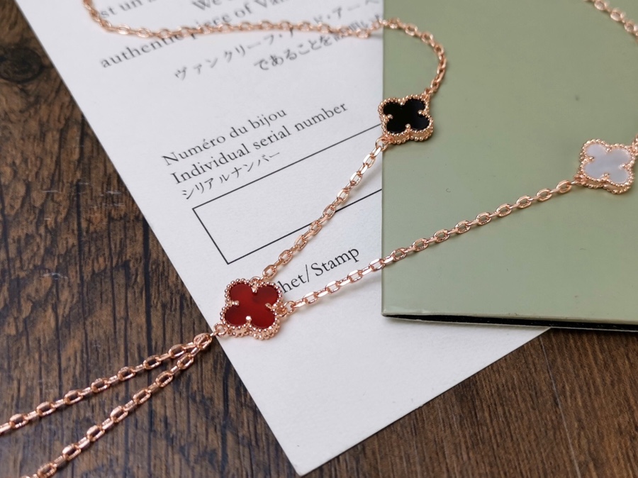 VCN028 Vca 5 motif necklace - ccjewelryacc