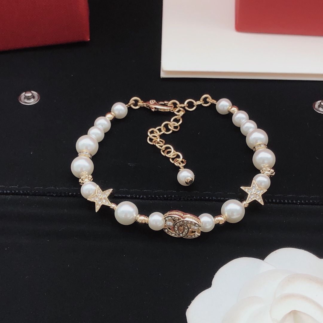 CCS051 Pearl chain star and crystal cc logo Bracelet - ccjewelryacc