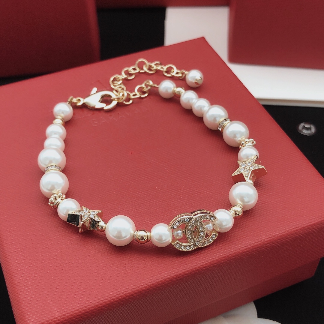CCS051 Pearl chain star and crystal cc logo Bracelet - ccfashionjewelry